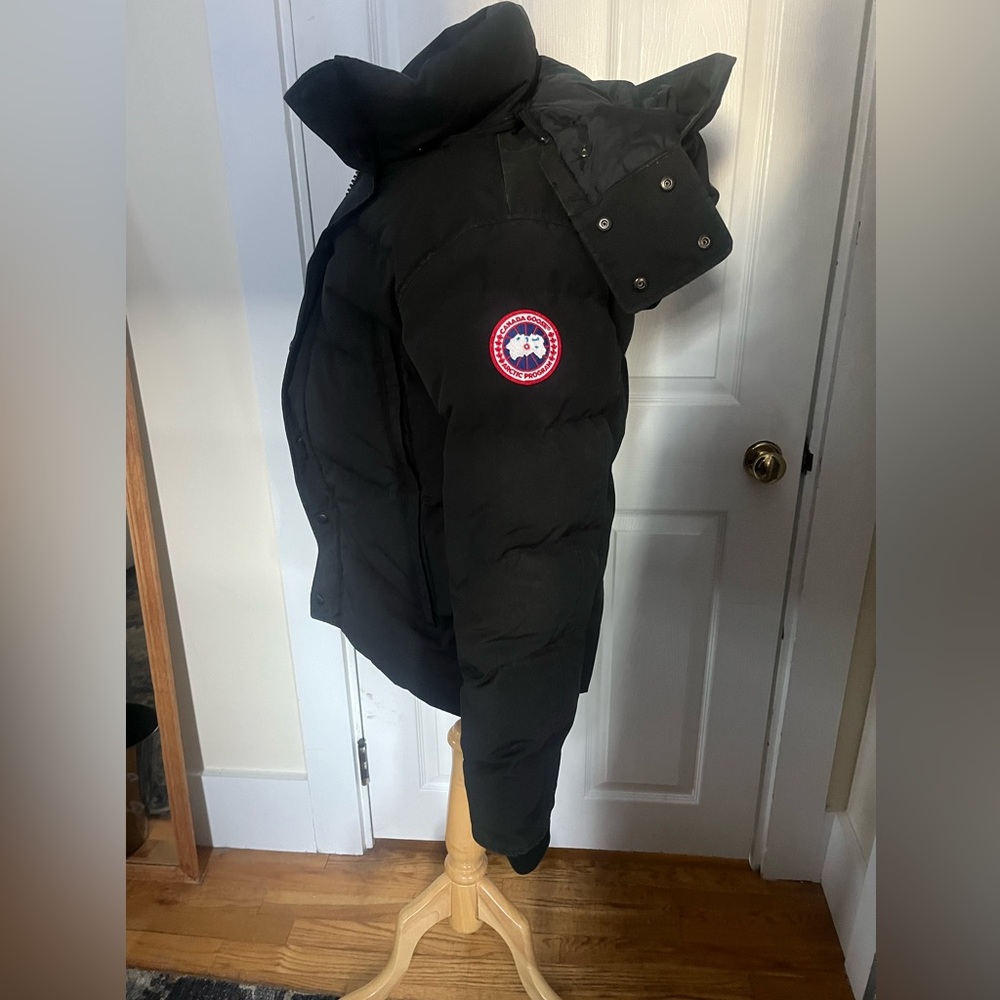 Men’s Canada Goose jacket—excellent condition, has a fur-lined hood as well.